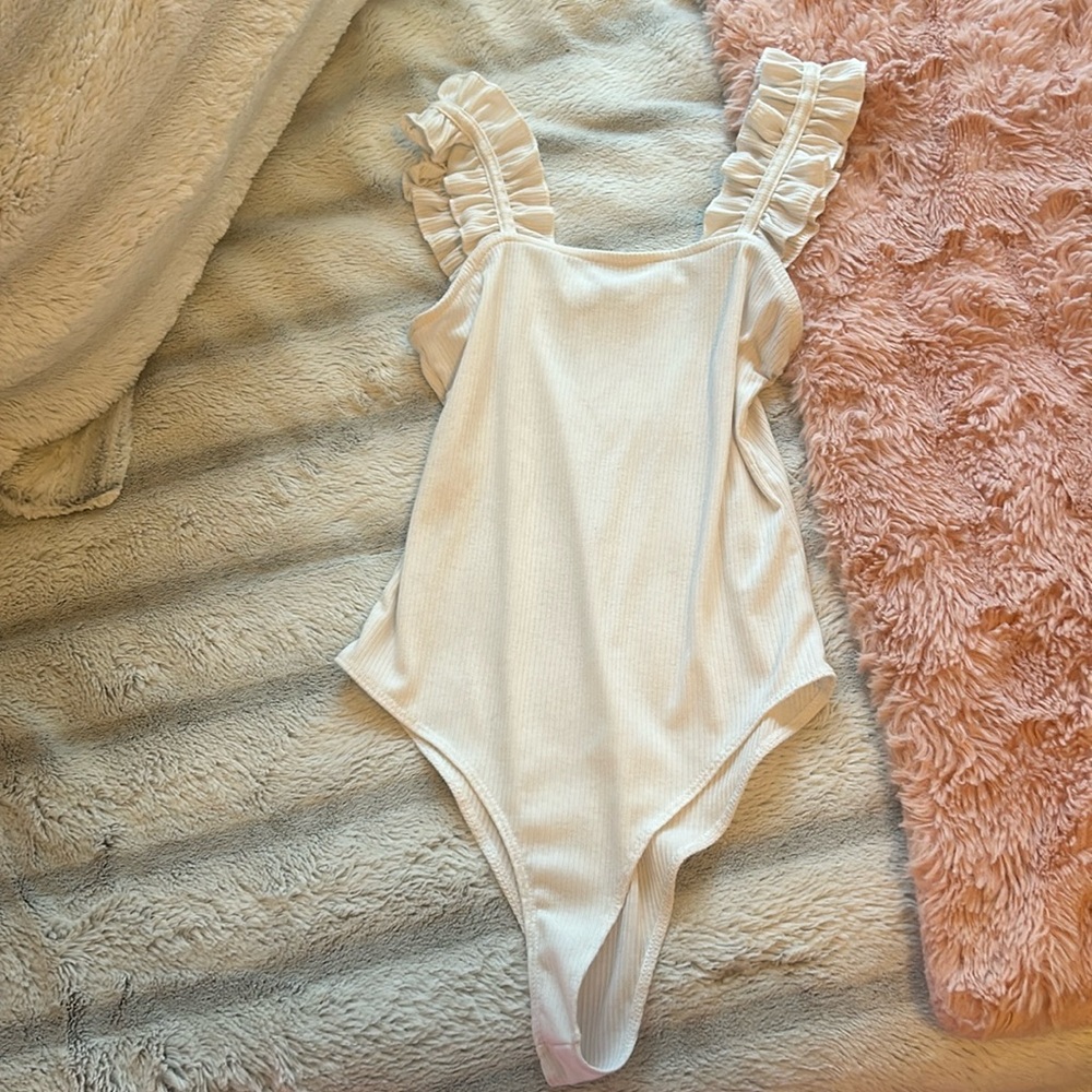 White bodysuit ruffle sleeve